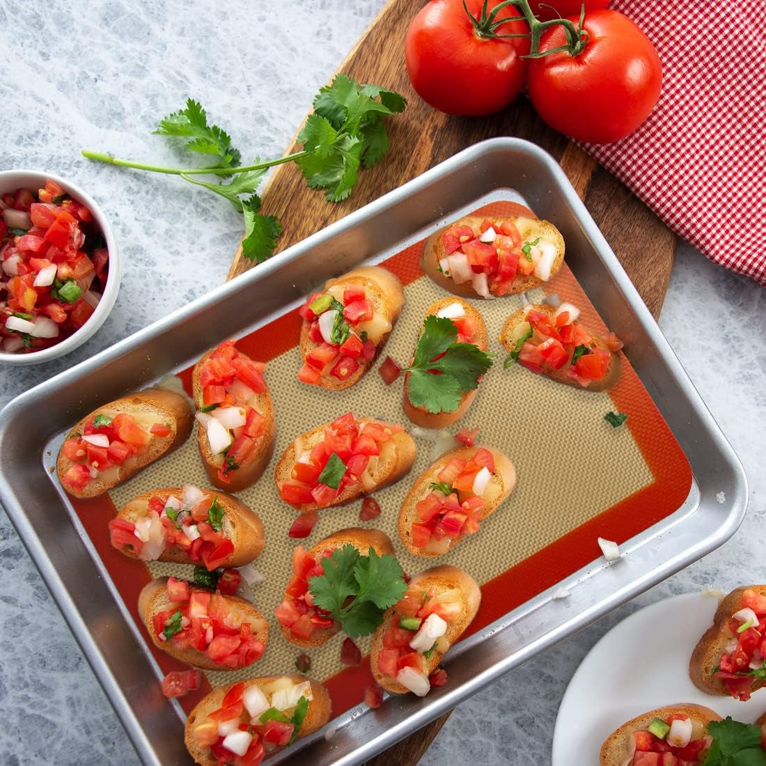 Quarter Sheet Silicone Baking Mat, 2 Pcs Non-Stick Silicone Baking Mats Cookie Sheet for 9X13 Baking Pan, Reusable Baking Sheet Liners Compatible with Nordic Ware Naturals Quarter Sheet